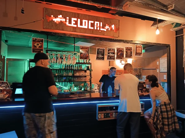 lelocal-bar-cery-5